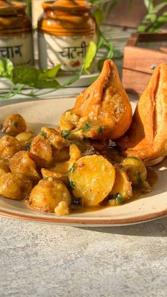 Samosa Dum Aloo